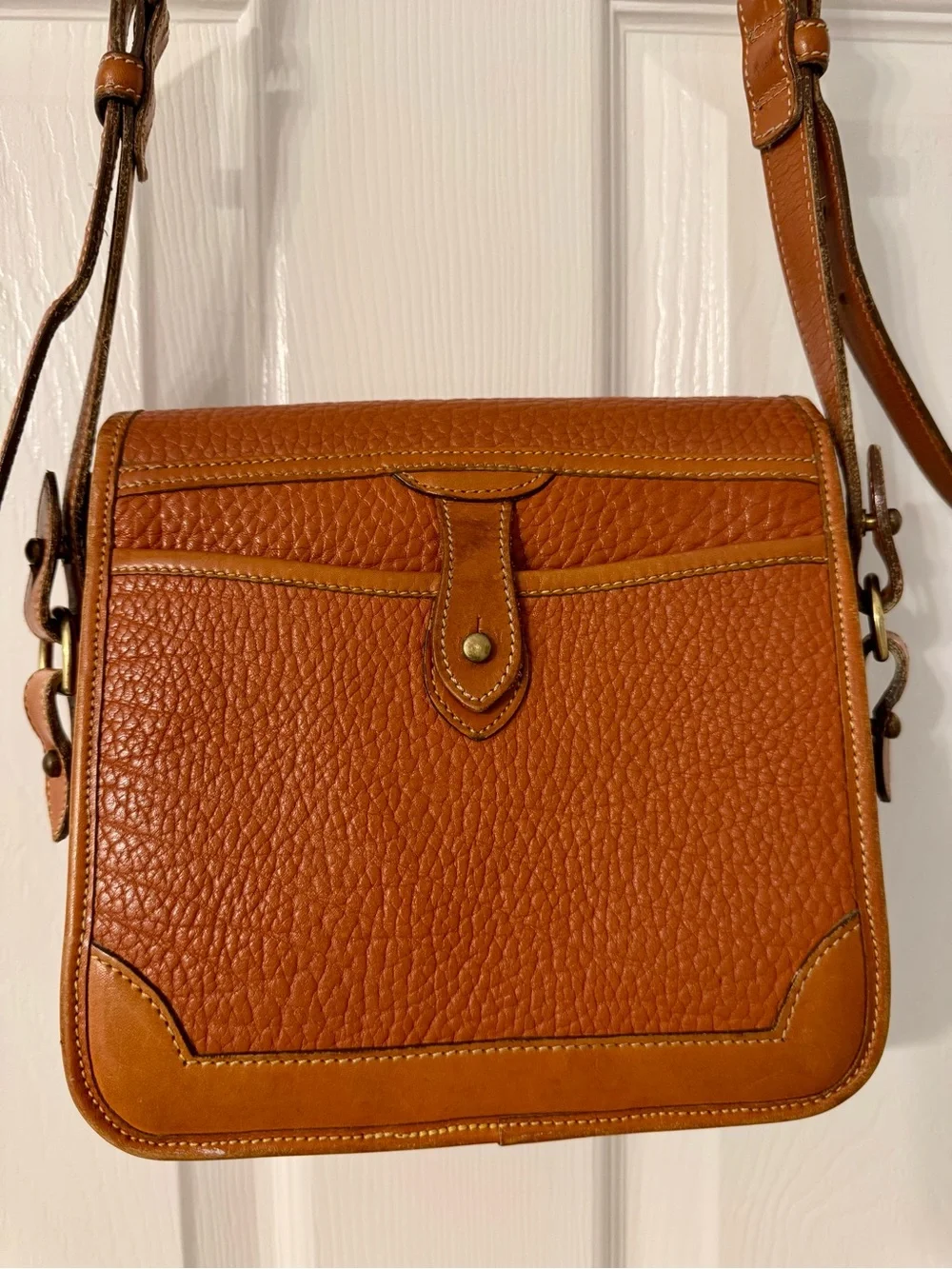 Vintage Dooney & Bourke Brown Leather Pebbled Crossbody Buckle Closure Purse Bag